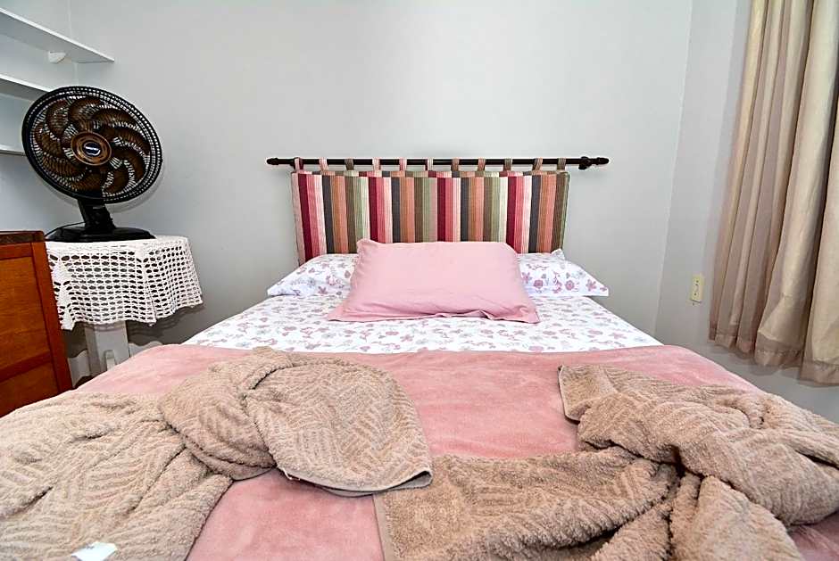 Ampla Casa com Piscina Ponta do Papagaio - PLH005