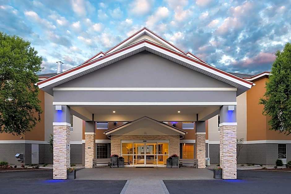 Holiday Inn Express Hotel & Suites Brattleboro By IHG