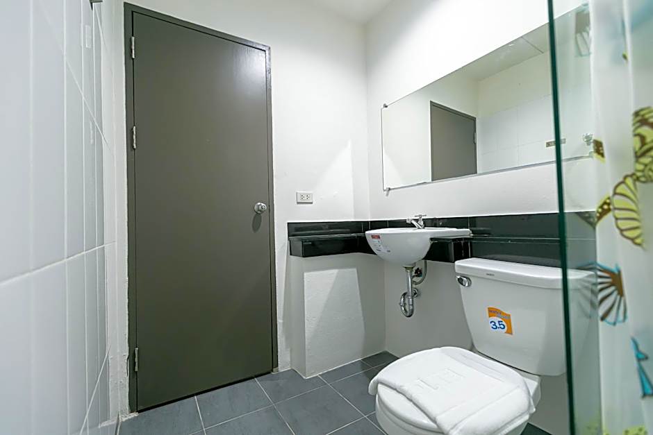 Ruan Plaisoi Apartment