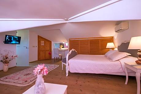 Double Room - Attic with Sea View