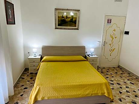 Triple Room with Private Bathroom