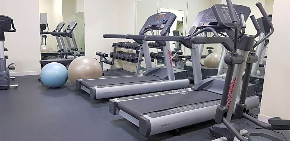 Remas Hotel Suites - Al Khoudh, Seeb, Muscat