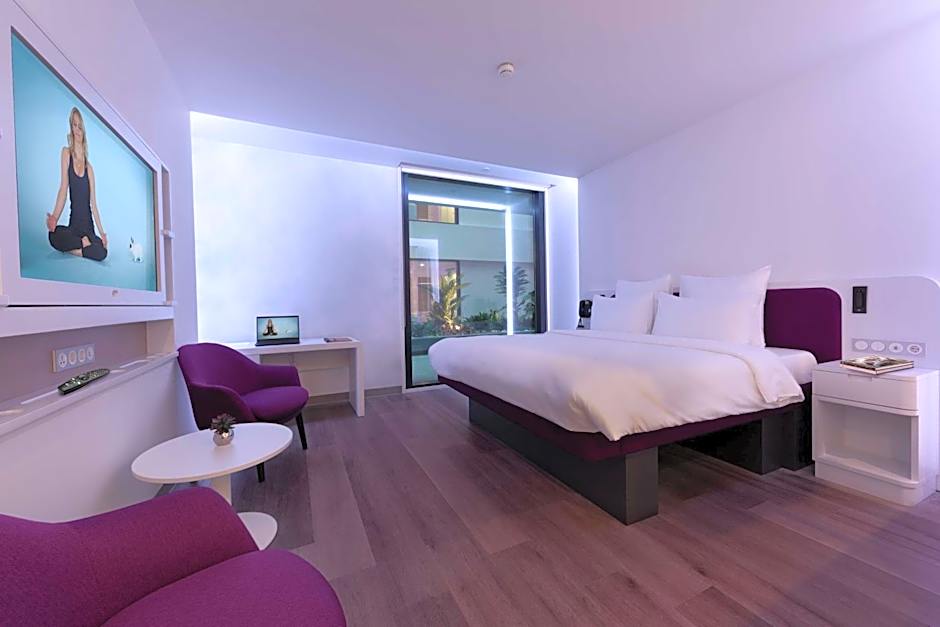 YOTELAIR Istanbul Airport, Duty free - International Transit area