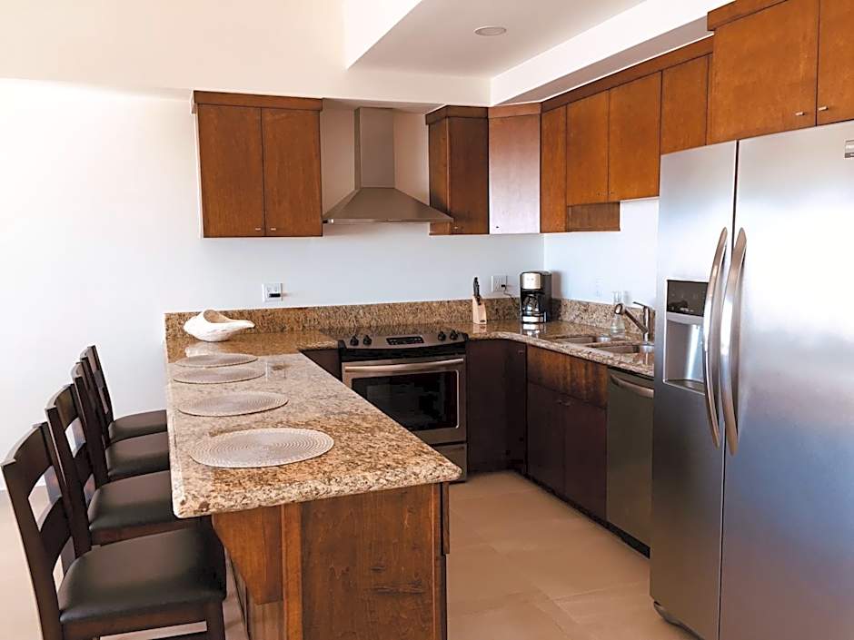 La Jolla Excellence, Exclusive Front Beach!