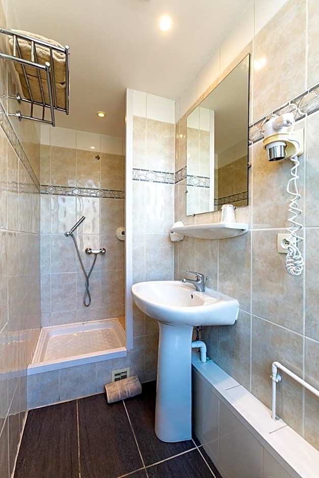 Cit'Hotel Le Regina Bordeaux Gare Saint-Jean