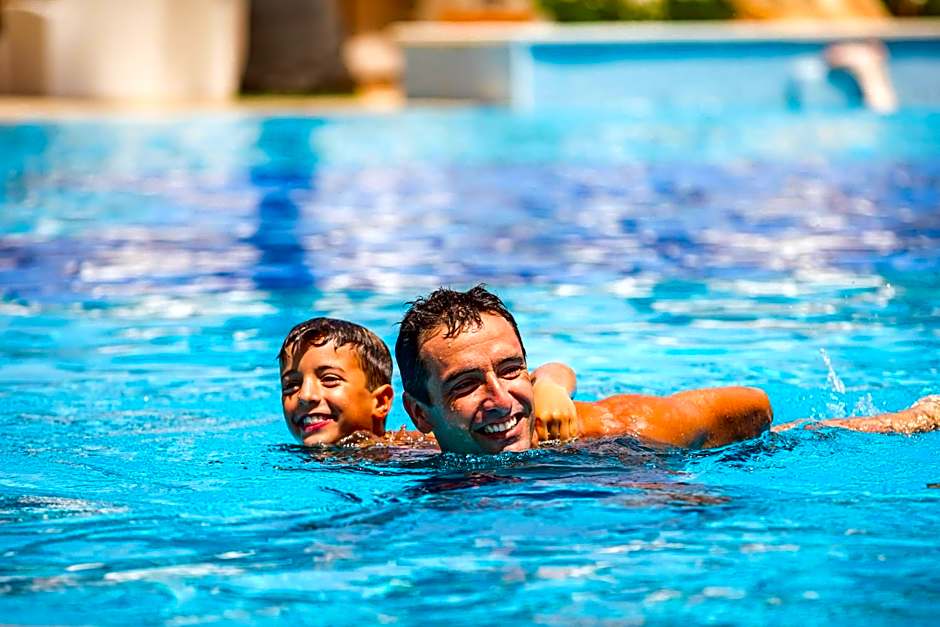 Royal Son Bou Family Club