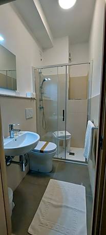 Double or Twin Room with Shower