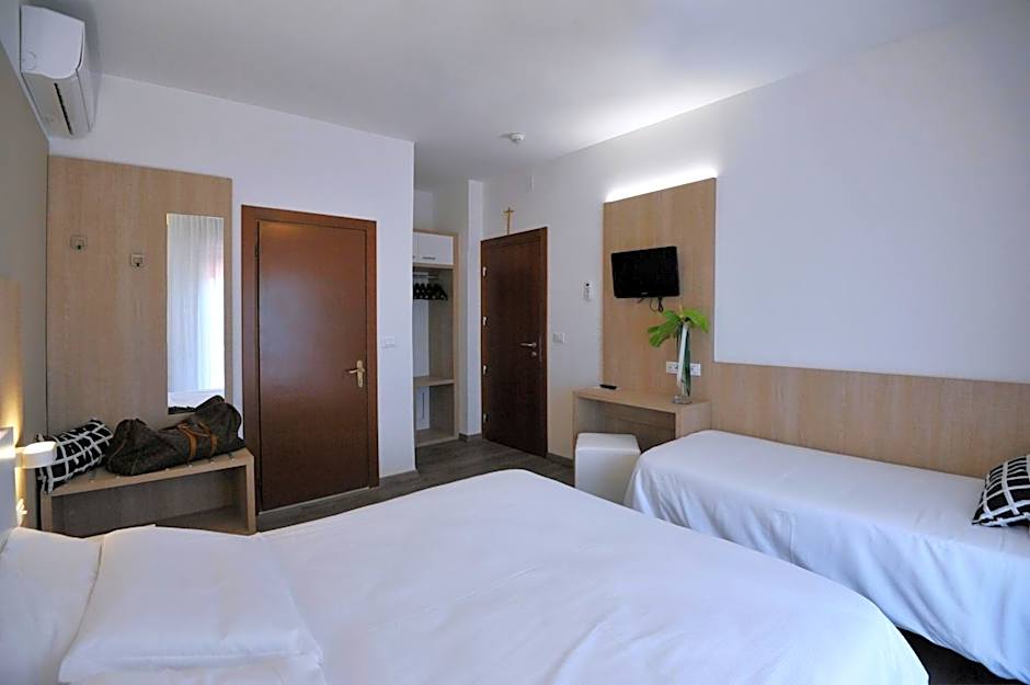 Hotel Etna