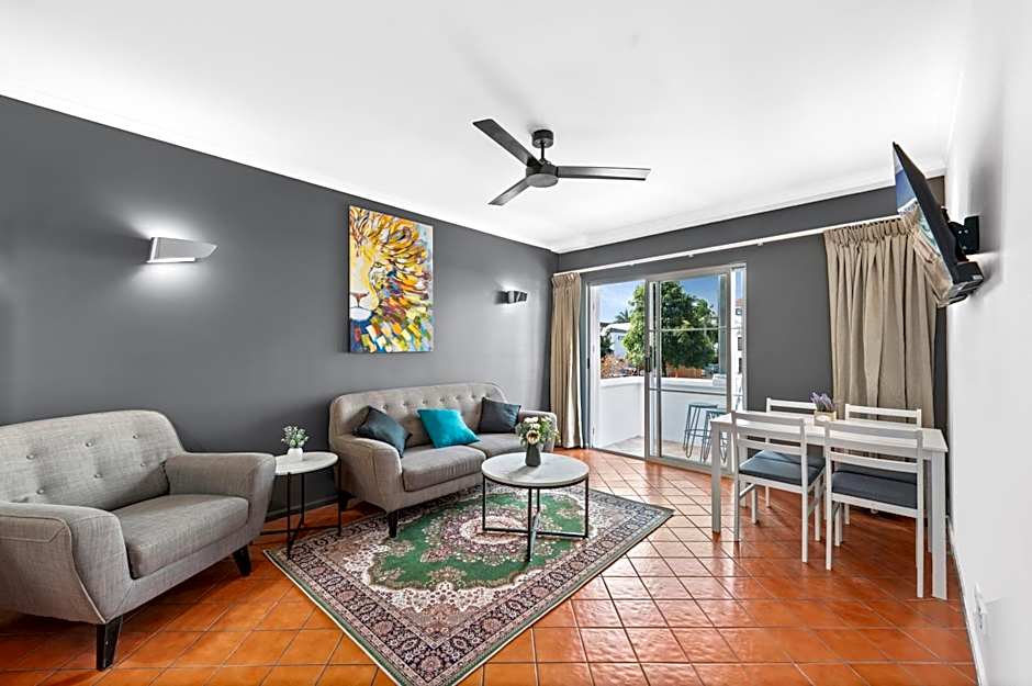 Villa Vaucluse Apartments