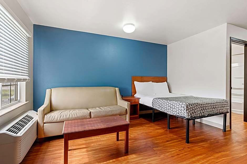 WoodSpring Suites Tulsa