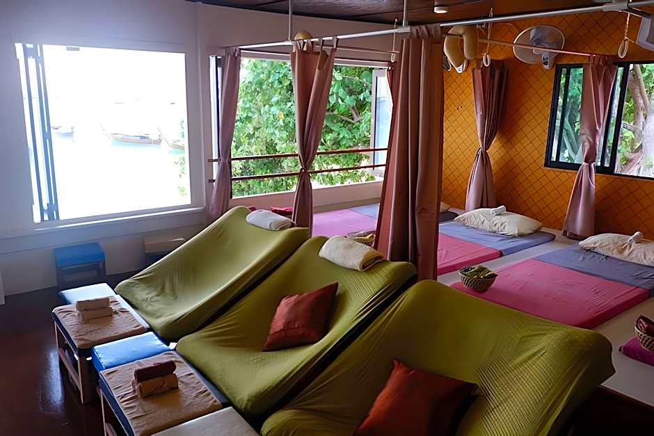 Charming Lipe Beach Resort