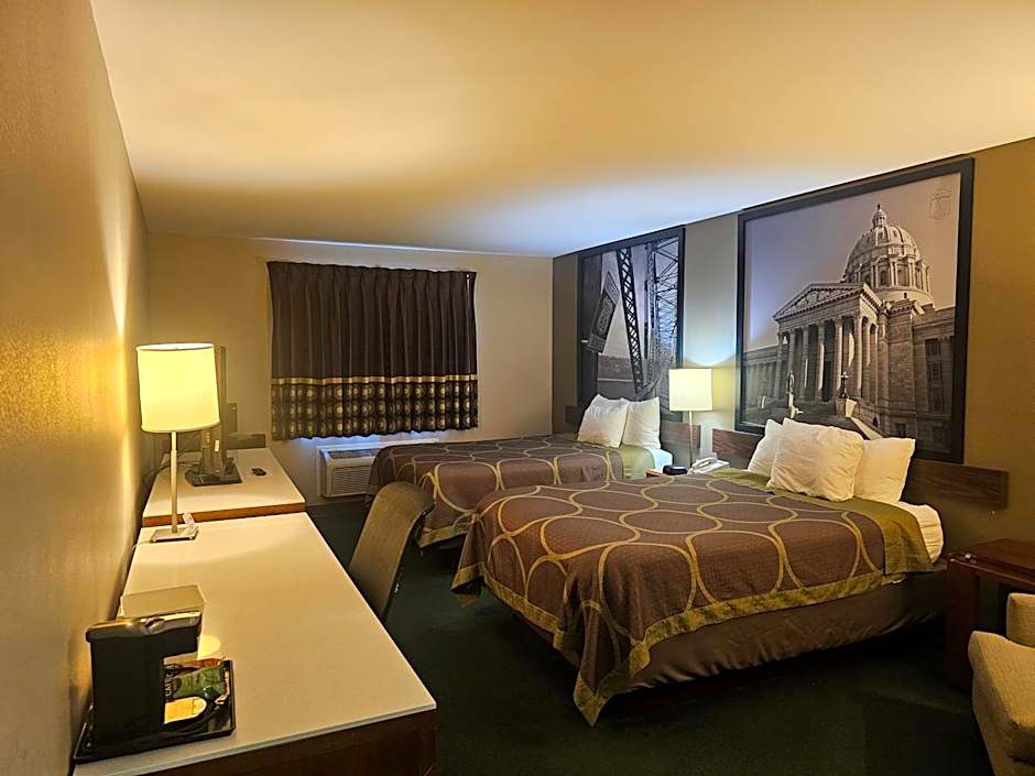 Super 8 by Wyndham Ava