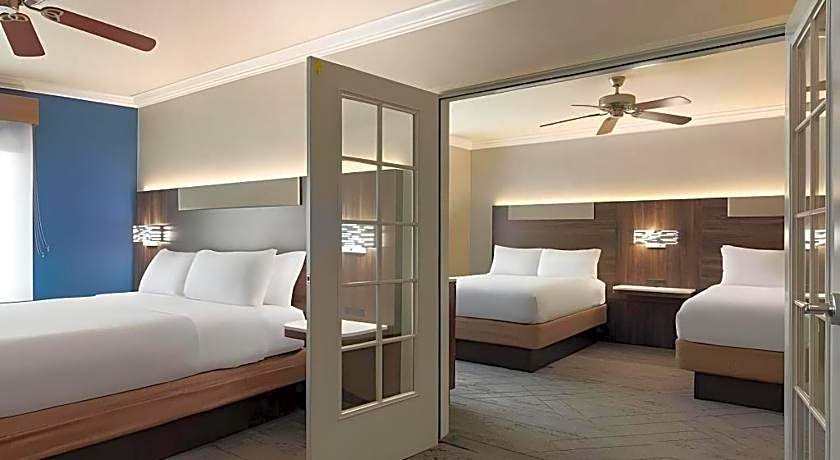 Holiday Inn Express Hotel & Suites Bakersfield Central By IHG