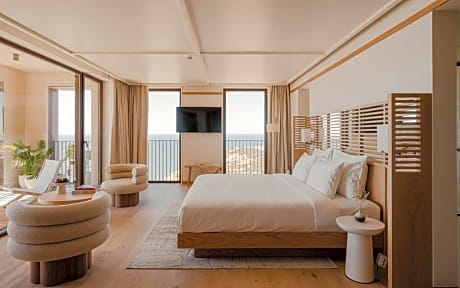 Master Suite with Panoramic Ocean View