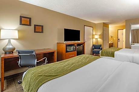 Queen Room with Two Queen Beds - Non-Smoking