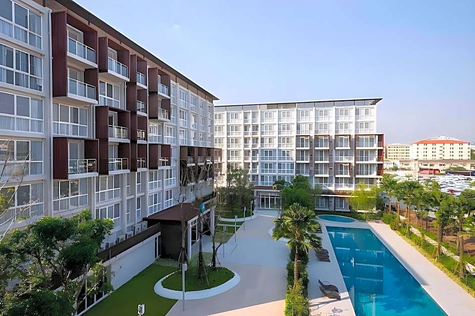 The Idle Hotel and Residence