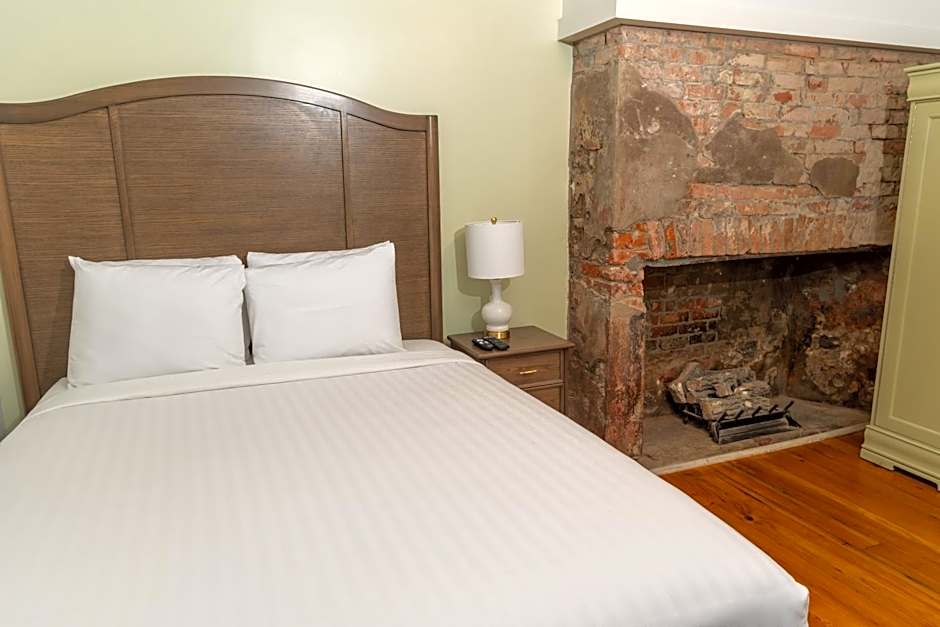 Inn On St. Ann, A French Quarter Guest Houses Property