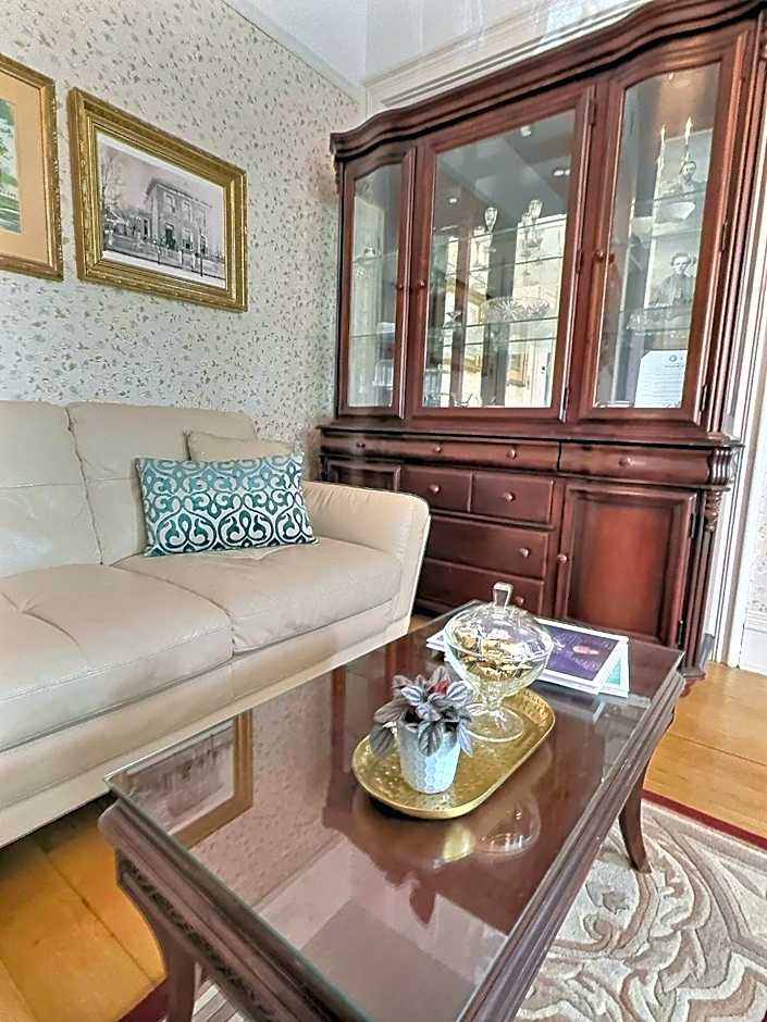 Historic Sion Bass Guest House
