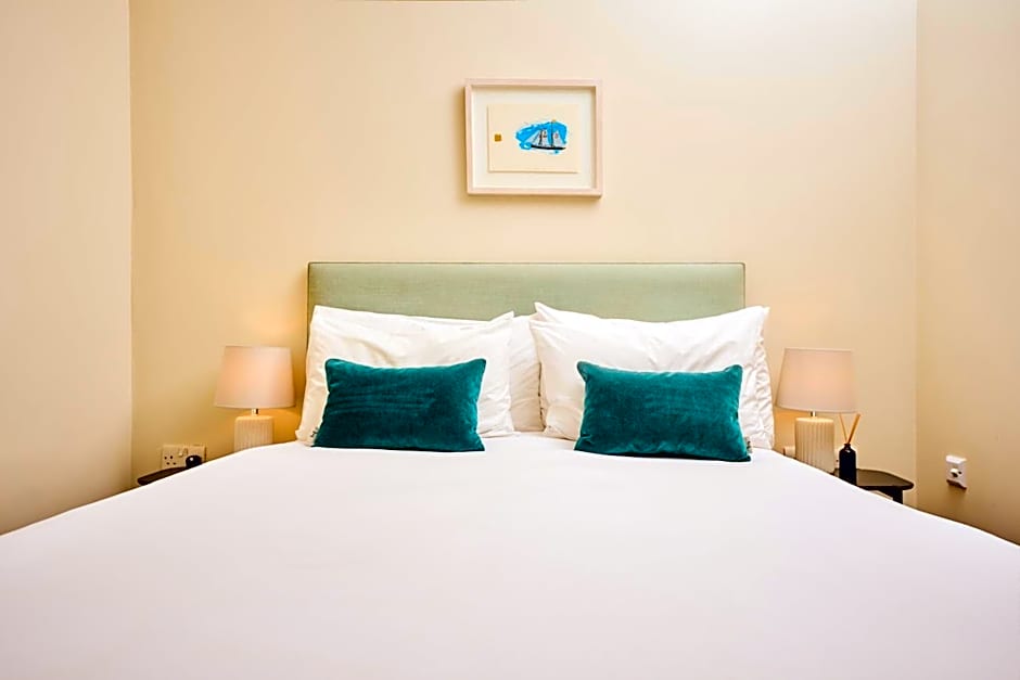 The Godolphin Hotel
