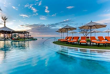 Grand Solmar Land's End Resort & Spa
