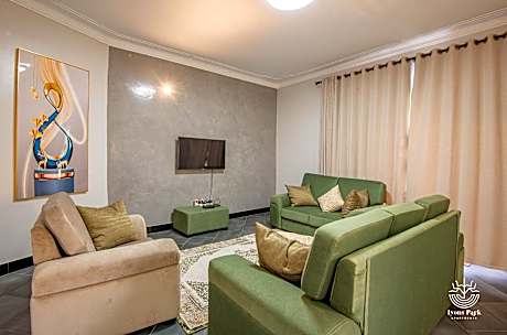 Lyons Park Three-Bedroom Apartment