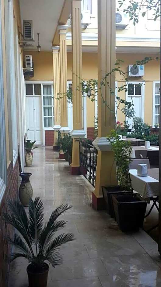 Antikhan Hotel