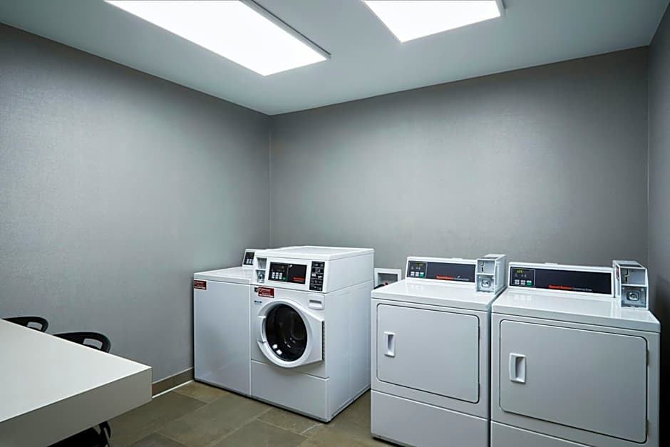 Courtyard by Marriott Santa Barbara Downtown