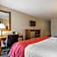 Clarion Inn & Suites At The Outlets Of Lake George