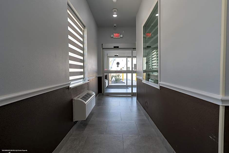 Texas Bungalows Hotel and Hotel Que at i35 Austin Pflugerville