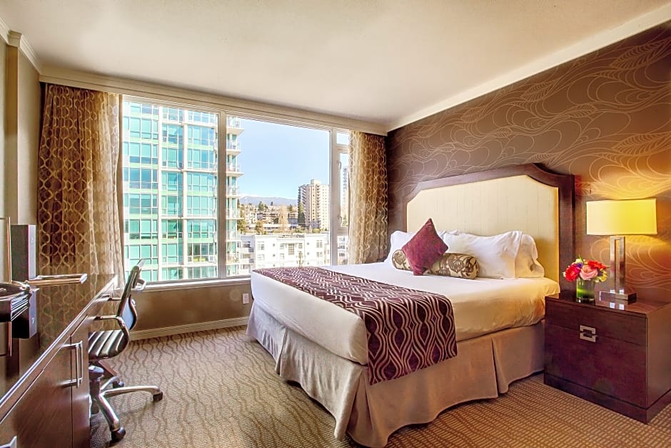 Pinnacle Hotel At The Pier