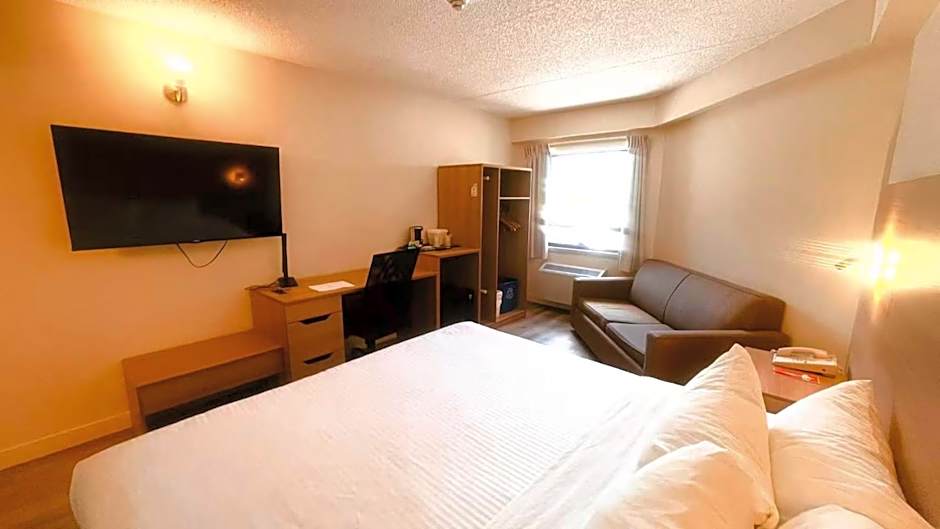 Econo Lodge Airport