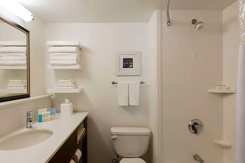 Hampton Inn By Hilton Milwaukee-Northwest