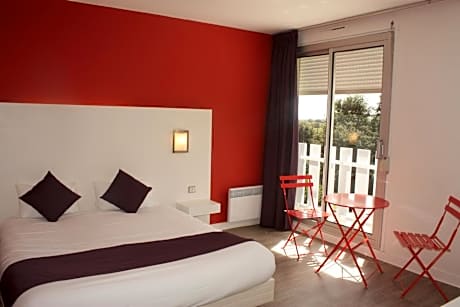 Logis Latitude Ouest Hôtel Restaurant & Spa