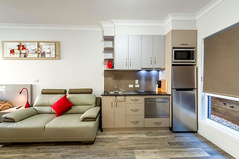 Athena Motel Apartments
