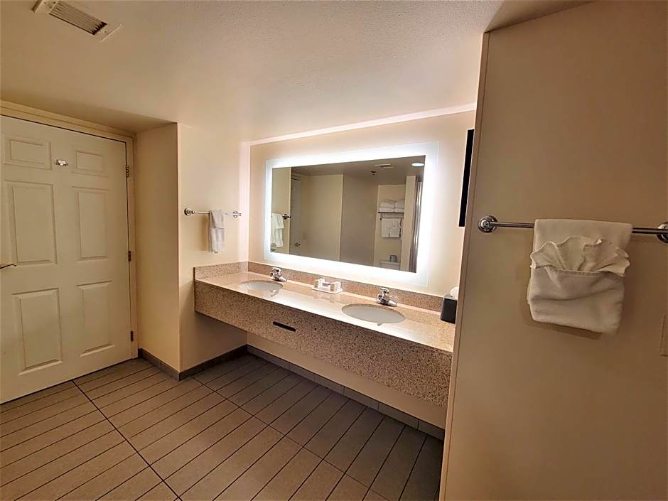 Holiday Inn Hotel & Suites Ann Arbor University of Michigan Area By IHG