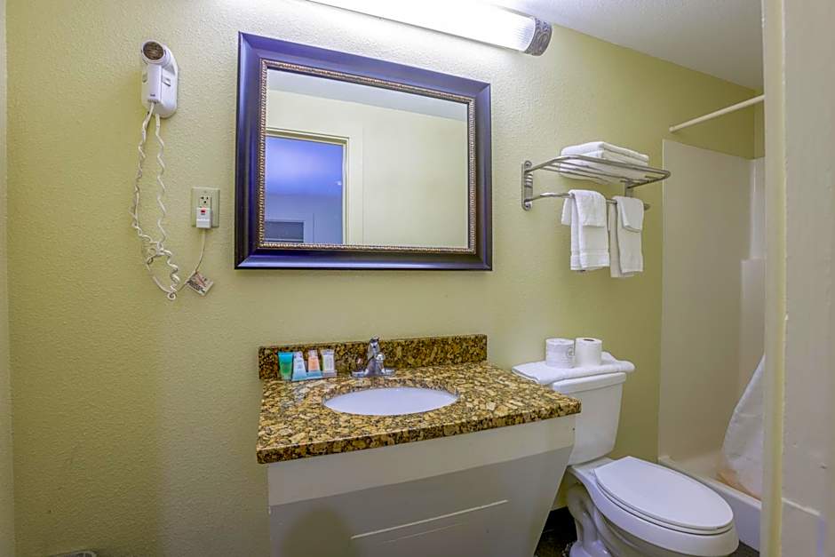 Budget Inn By OYO Natural Bridge I-81