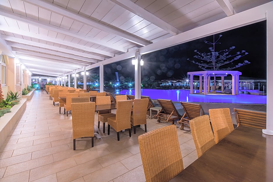 SENSEANA Sea Side Resort & Aquadventure