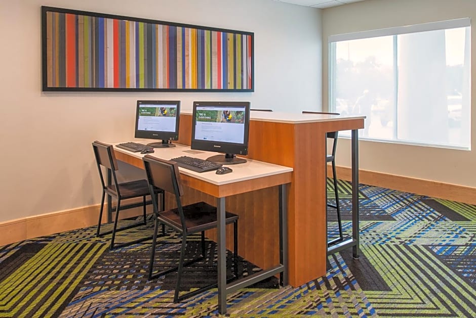 Holiday Inn Express Hotel & Suites Columbia I-26 @ Harbison Blvd By IHG