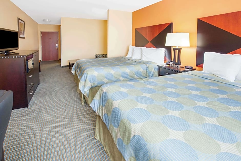 Photo 1 of 2 of 2 Queen Beds, Mobility Accessible