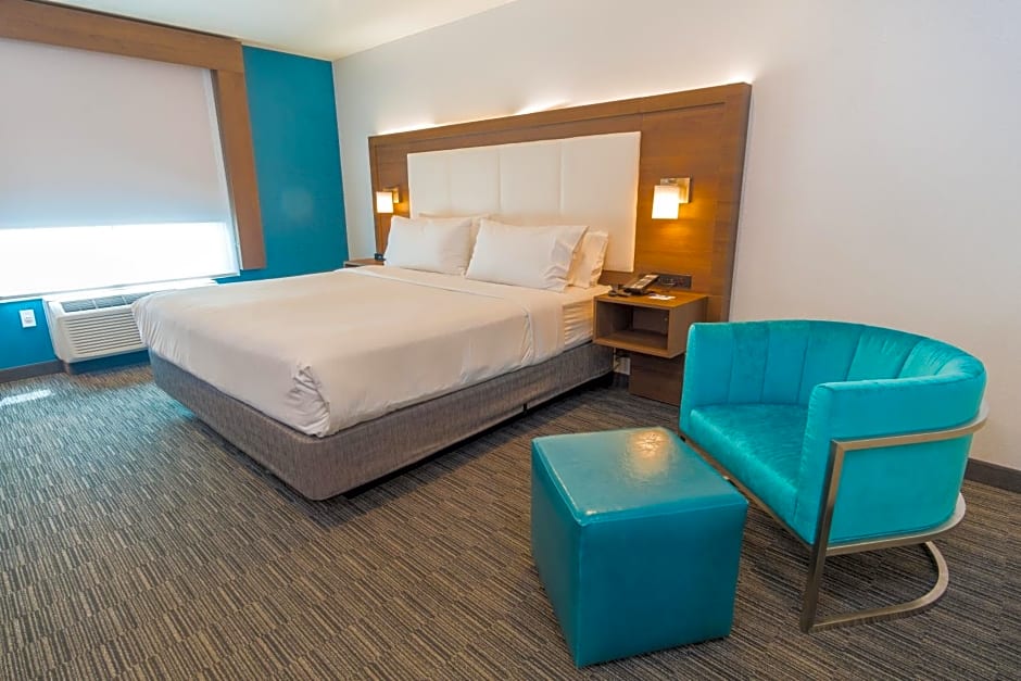 Holiday Inn Express Hollywood Walk of Fame By IHG