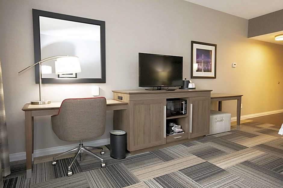 Hampton Inn By Hilton Toledo Oregon