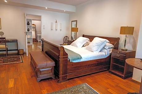 Luxury King Room with Garden View
