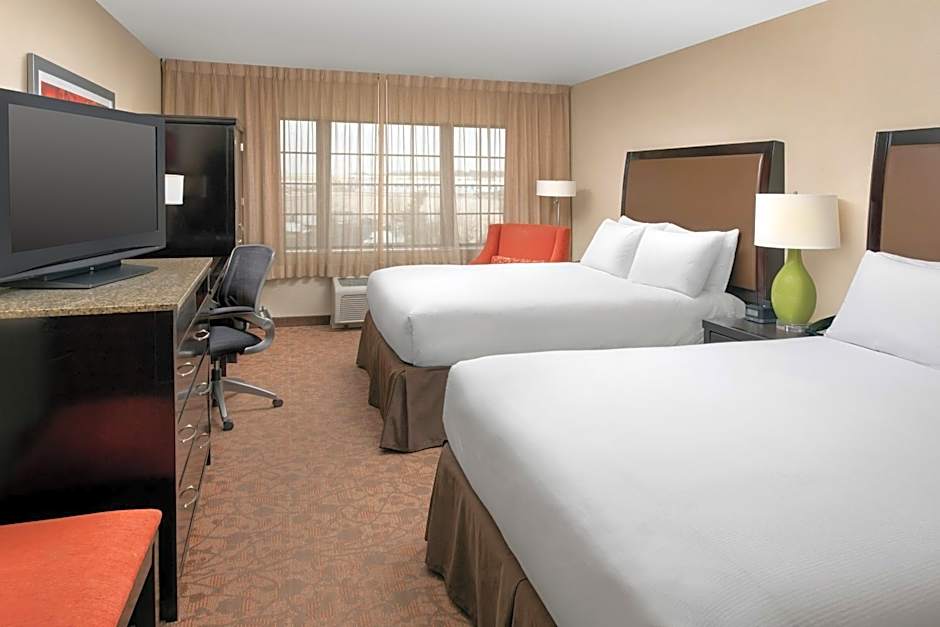 DoubleTree By Hilton Hotel Dulles Airport-Sterling
