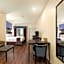 Days Inn & Suites by Wyndham Galveston West/Seawall