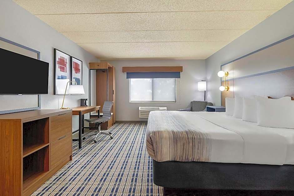 AmericInn by Wyndham Chamberlain - Conference Center