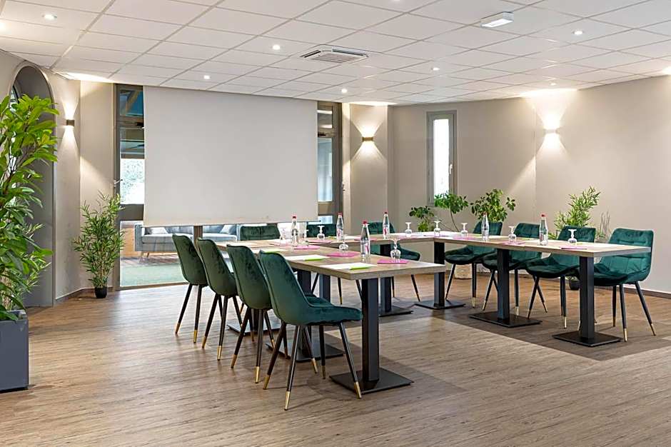 Logis Hôtel Restaurant L'Abri