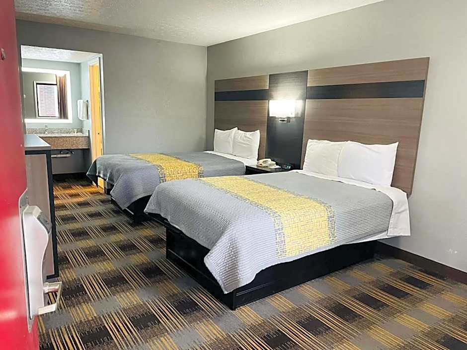 Travelodge by Wyndham Sellersburg / Louisville North