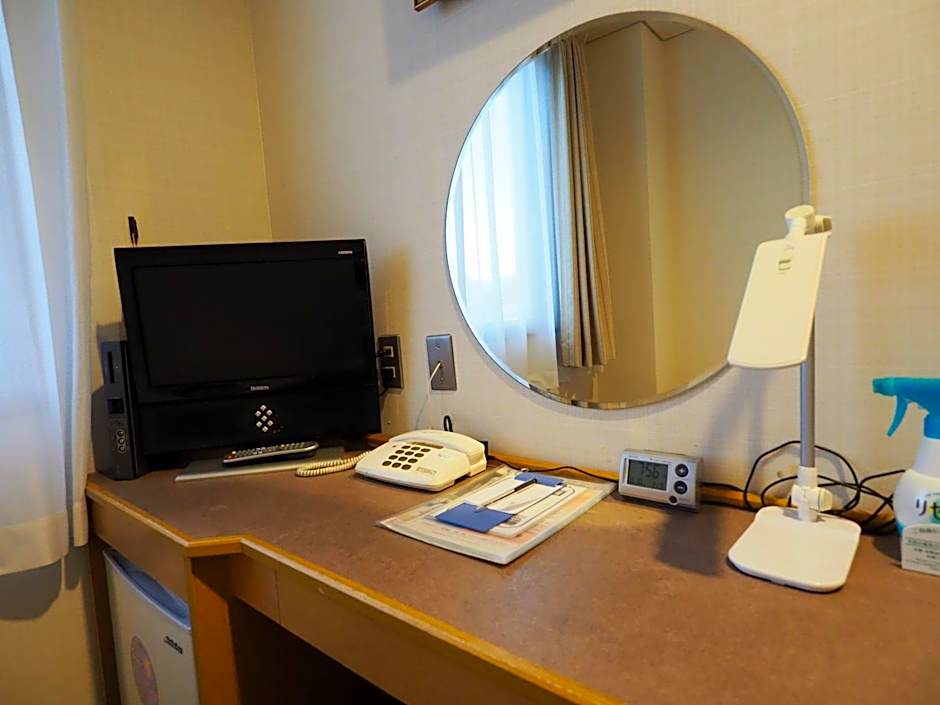 Photo 1 of 7 of Single Room