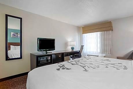 King Room with Hearing Accessible - Accessible/Non-Smoking