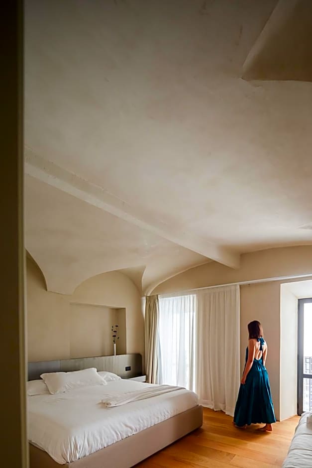 C10 Boutique Hotel